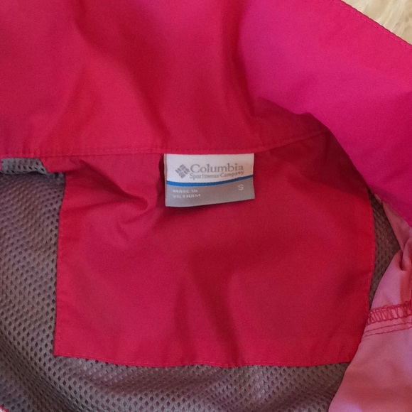 Columbia bright pink windbreaker w/ packable hood - Picture 5 of 12